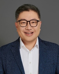 黄启佳  